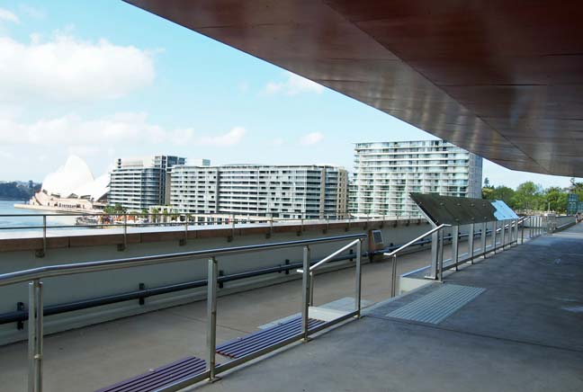 Cahill Expressway pedestrian access